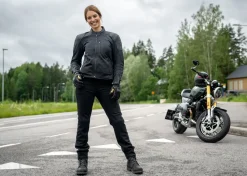 Halvarssons Jeans Rogen Woman Svart